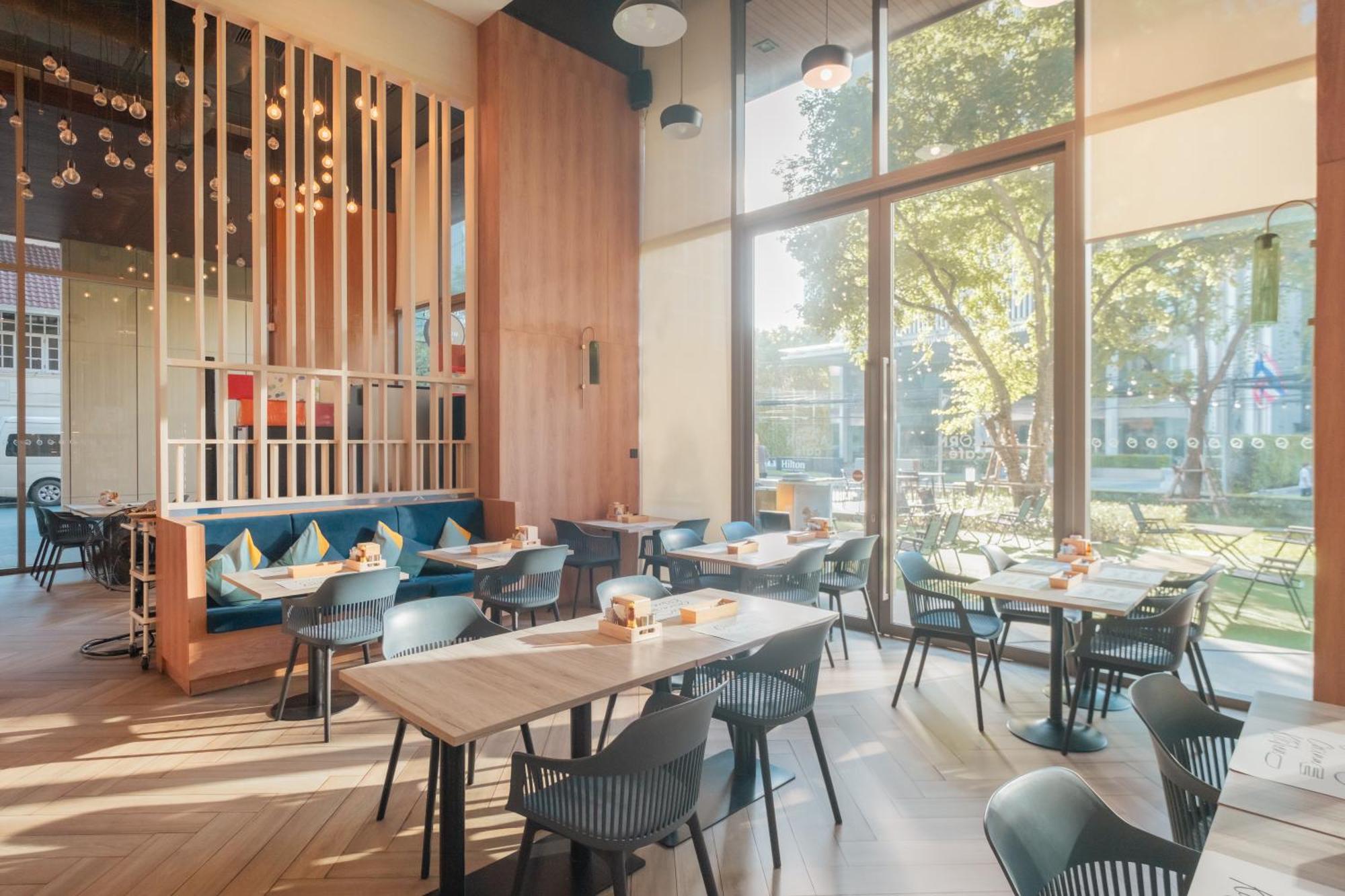 Oakwood Suites Bangkok - SHA Extra Plus Bagian luar foto